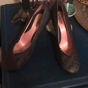 Vintage brown Seychelles heels